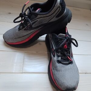 Brooks Gray and Pink Trace Women's Athletic Shoes